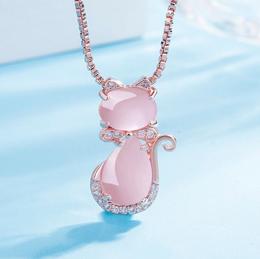 Collier avec chat adorable en pierre rose et zircone